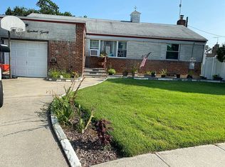 720 Cathy Ct, Elmont, NY 11003