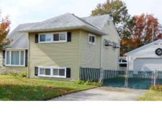 15 Merriman Rd, Newark, DE 19713