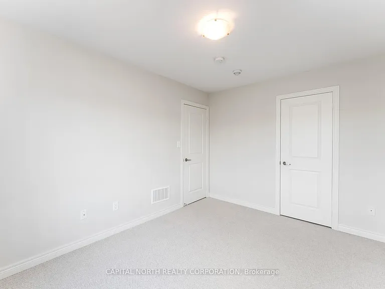 84 Fortis Cres — Photo 26