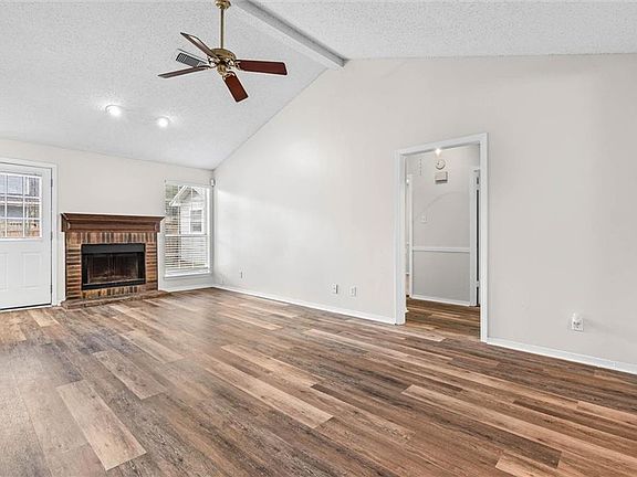 4th image of 1716 Woodley Rd