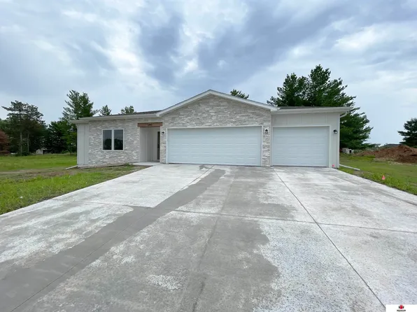 1045 Evergreen Rd, Bennet, NE 68317