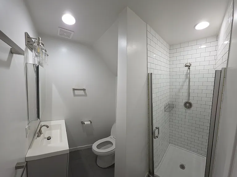 2113 W 18th Pl — Photo 4