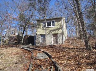 9 Orient Rd, Sound Beach, NY 11789