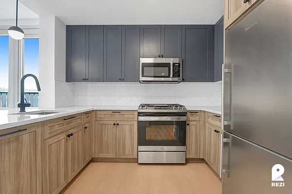 Rented by REZI | media 44