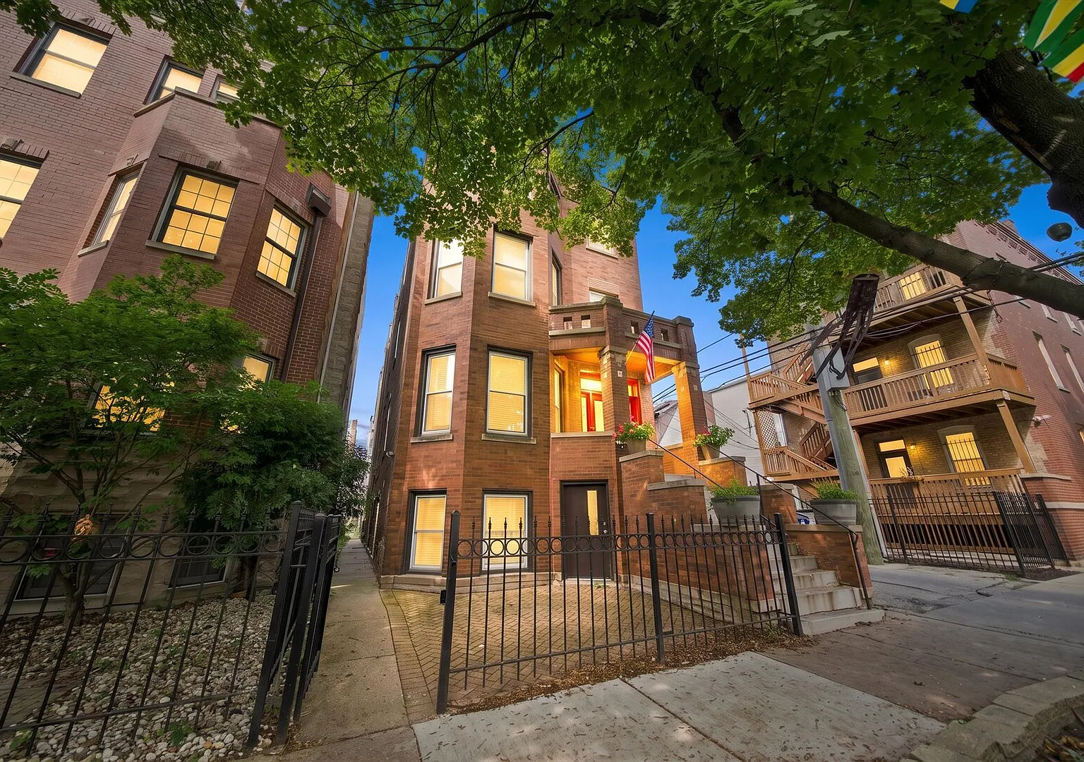 2 bed, $2,800 — Photo 1