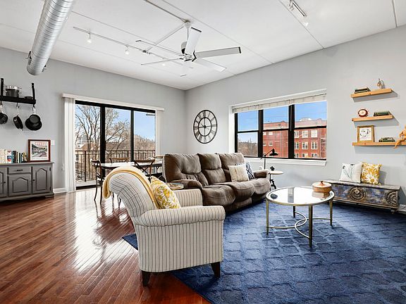 2nd image of 3125 W Fullerton Ave APT 321