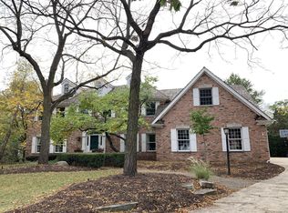 210 Saint Michael Ct, Oak Brook, IL 60523