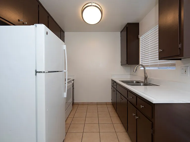 Calla Ave Apartments — Photo 4