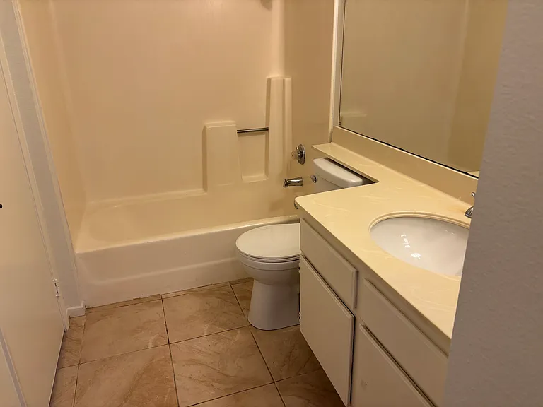 1095 Shadowridge Dr — Photo 9