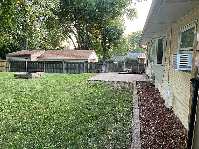 2412 Cowern Pl E — Photo 25