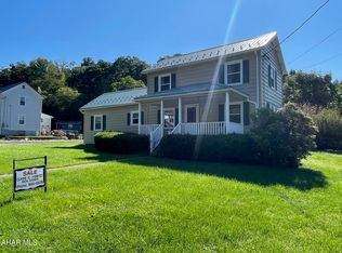 534 Edgewood Dr, Williamsburg, PA 16693