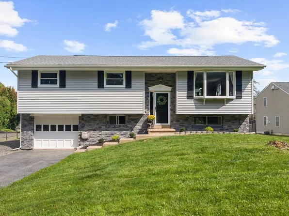 5257 Lanark Rd, Center Valley, PA 18034