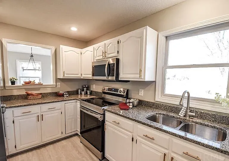 4301 E Whitley Dr — Photo 23
