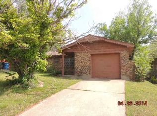 1312 Parkwoods Ct, Midwest City, OK 73110