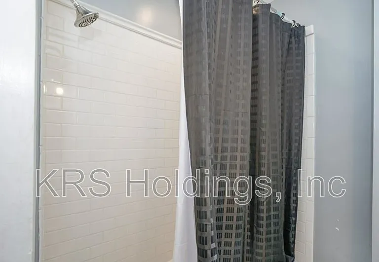 726 W Princess Anne Rd #1 — Photo 19