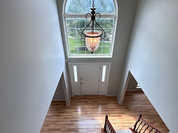 2nd image of 5575 Glen Oak