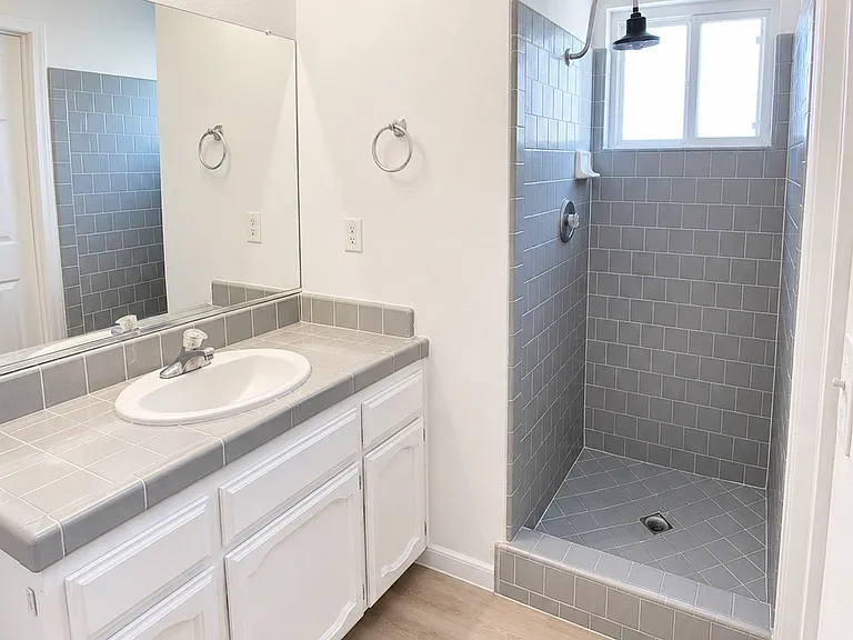 20140 S Bryan Ave — Photo 3