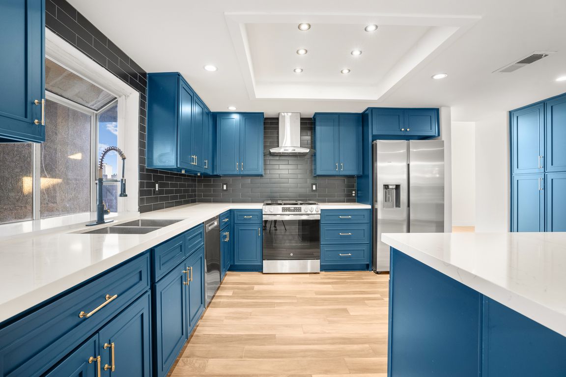 next background image