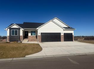 100 S Wellcrest Ct, Goddard, KS 67052