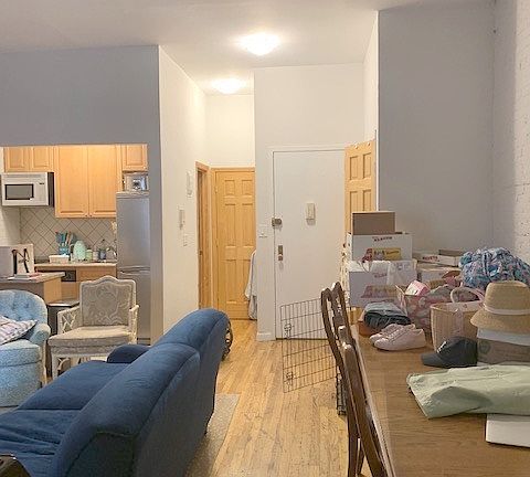 5th image of 54 W 76th St APT 2R