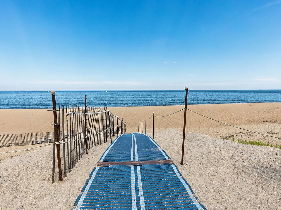 68 Southern Blvd