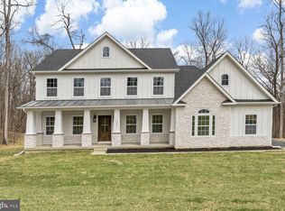 9 Mistletoe Ln, Shepherdstown, WV 25443