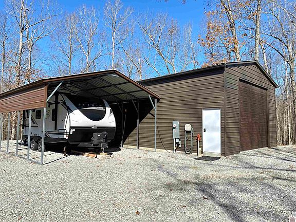 3rd image of 800 Wilderness Rd