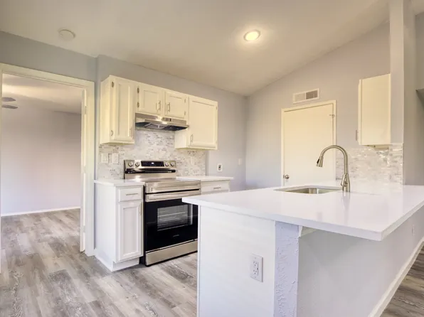 6028 Dooley Dr, The Colony, TX 75056