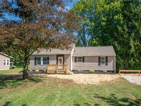 12800 Redwood Ave NW, Uniontown, OH 44685