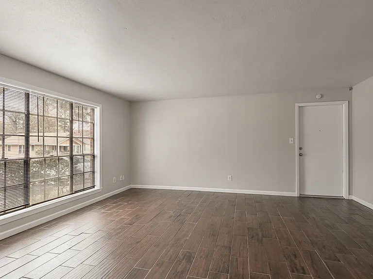 818 University Ave #2 — Photo 9