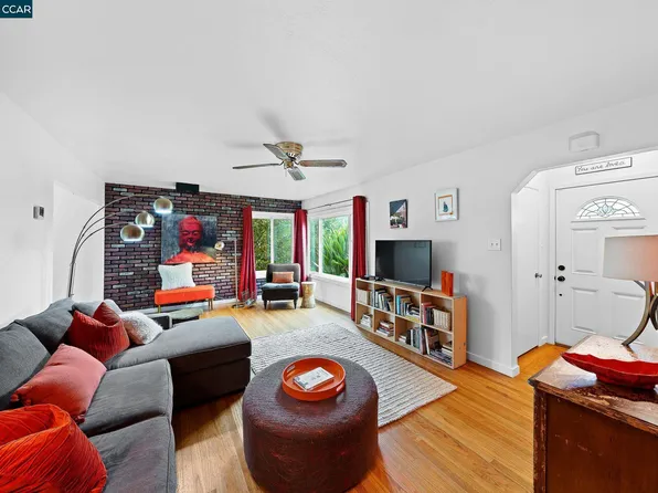 921 Saracen Rd, Santa Rosa, CA 95401