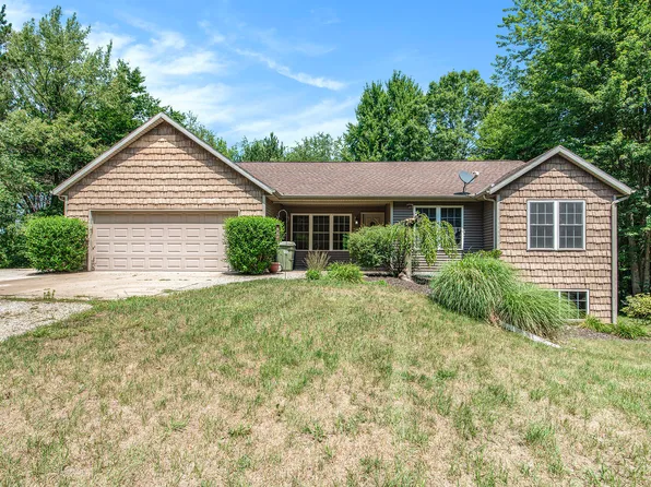 6634 Longwood Dr, Zeeland, MI 49464