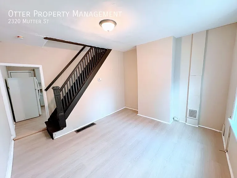 2320 Mutter St — Photo 5