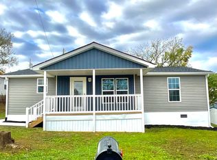 610 N A St, Lenoir City, TN 37771