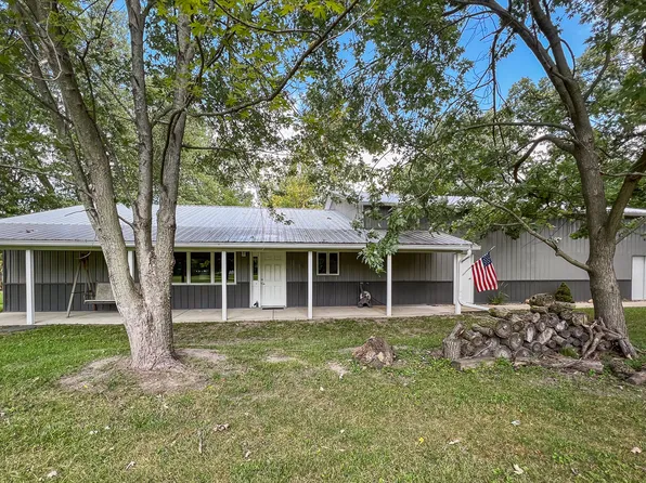 752 Dixon Ave, El Paso, IL 61738