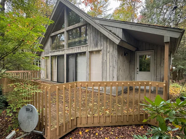 40 Aspen Dr, East Otis, MA 01253