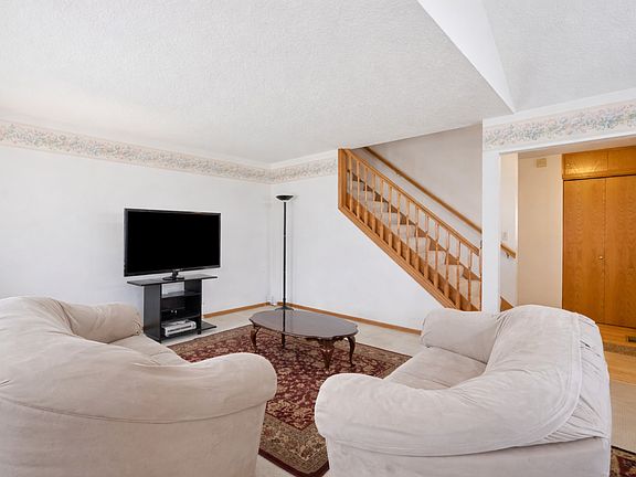 5th image of 3222 Tower Ct