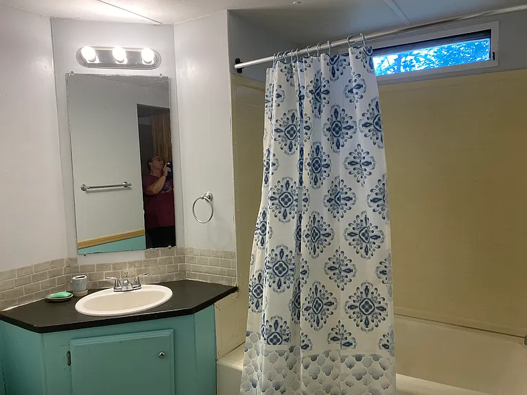 Large, garden style tub