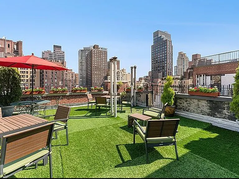 321 E 54th St #Penthouse B — Photo 9