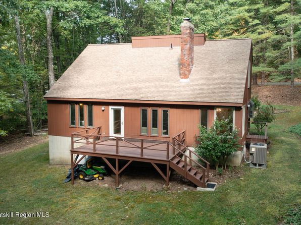 56 Knollwood Dr