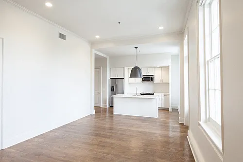Floor plan 204