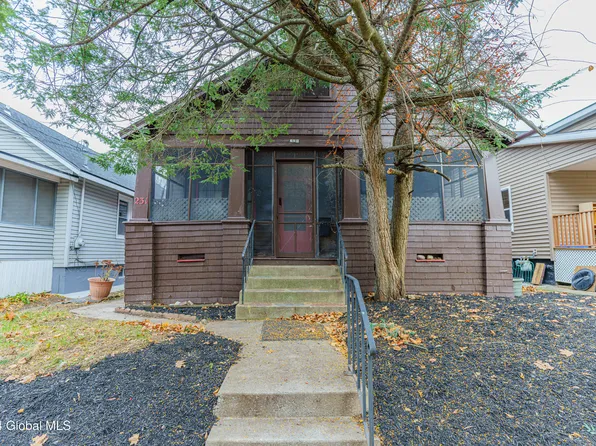 231 Robinson Street, Schenectady, NY 12304
