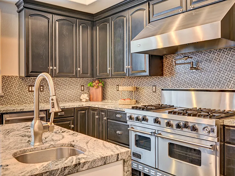 10212 Stone Briar Ct — Photo 58