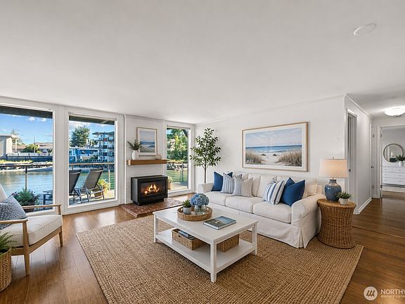 5th image of 3717 Beach Drive SW #113