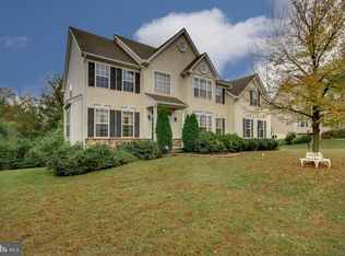 600 Christopher Ln, Aston, PA 19014