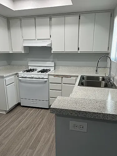 Sand Castle Apartments — Photo 52