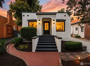 1128 N 77th Street, Seattle, WA 98103