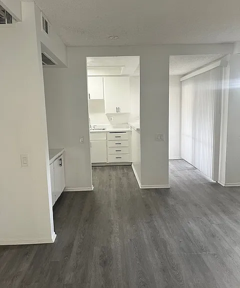 Stone Creek Apartments — Photo 11