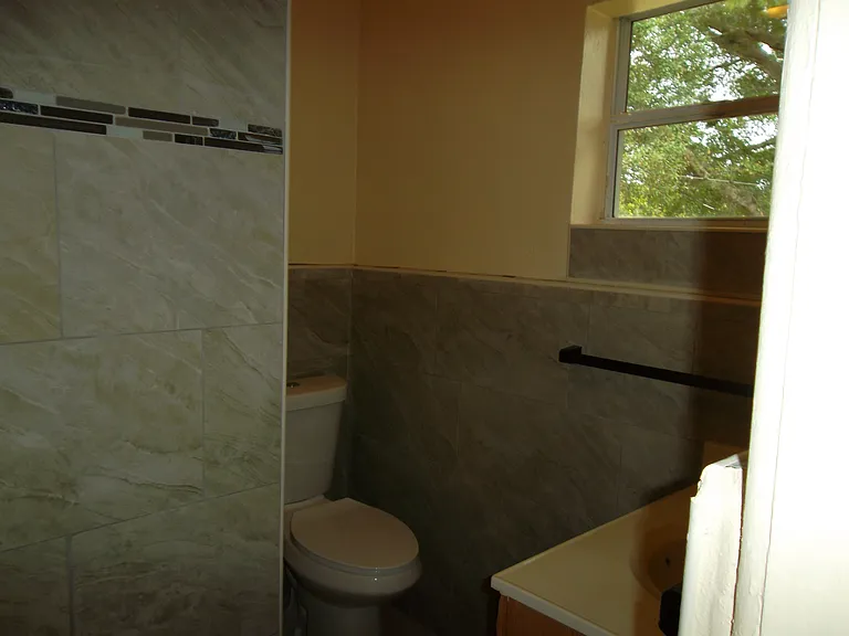 935 Koch St — Photo 6