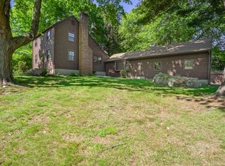 1975 Huntington Rd, Stratford, CT 06614